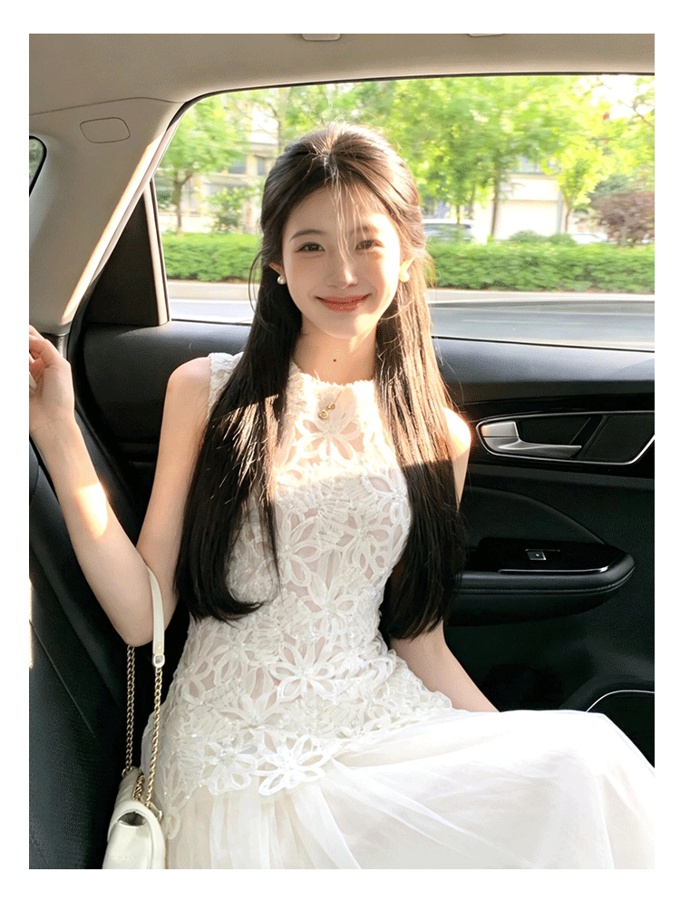 https://fulmo-img-server.com/dresscode-dresscode/9550ed19-bab3-4de9-a930-f178118c2e4c.jpg