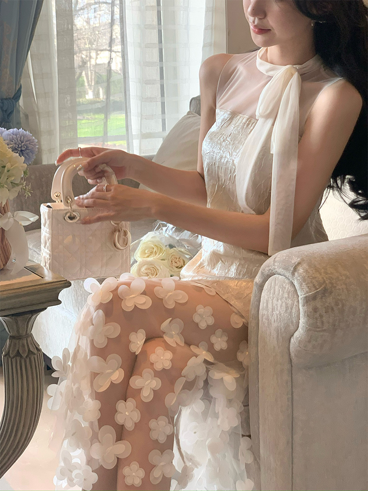https://fulmo-img-server.com/dresscode-dresscode/95c4e7cc-2878-4b14-bacb-c71fdb3d861c.jpg