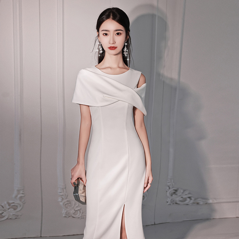 https://fulmo-img-server.com/dresscode-dresscode/96464458-380d-489e-b734-80cf5b2a4951.jpg