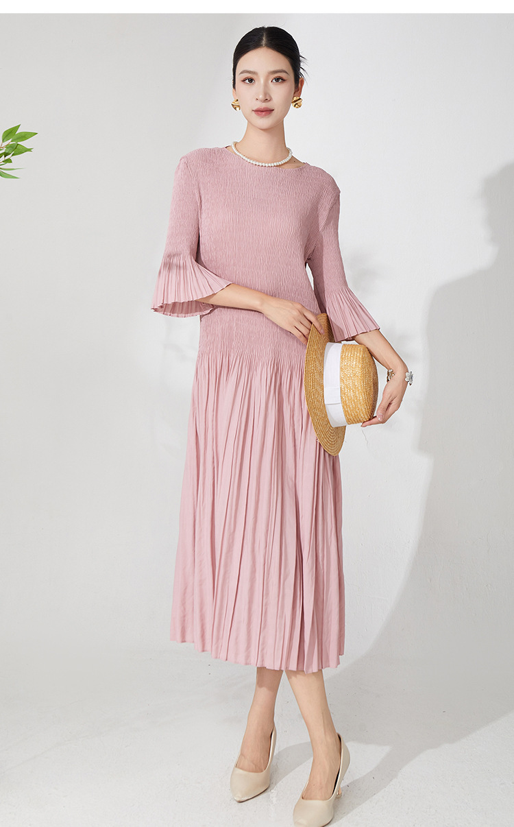 https://fulmo-img-server.com/dresscode-dresscode/9e3176fe-09da-46a6-a137-27e8f92bc2d8.jpg
