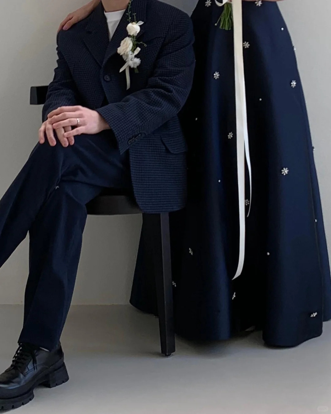 https://fulmo-img-server.com/dresscode-dresscode/9e7e6493-293d-4237-ba37-4bd0f2d2e0eb.jpg
