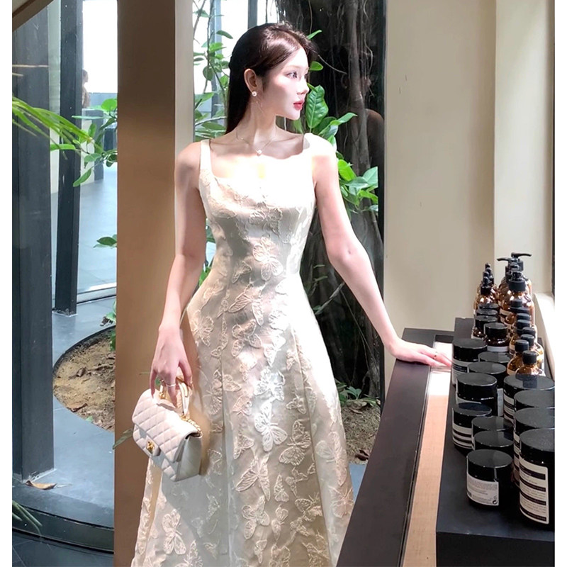 https://fulmo-img-server.com/dresscode-dresscode/a1ec1ef6-b466-44fe-9cd2-0df3794bf8ae.jpg