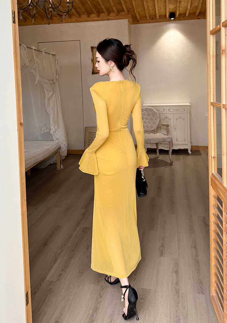https://fulmo-img-server.com/dresscode-dresscode/a25a6c29-63cf-450d-9239-a6f9ef9e401a.jpg