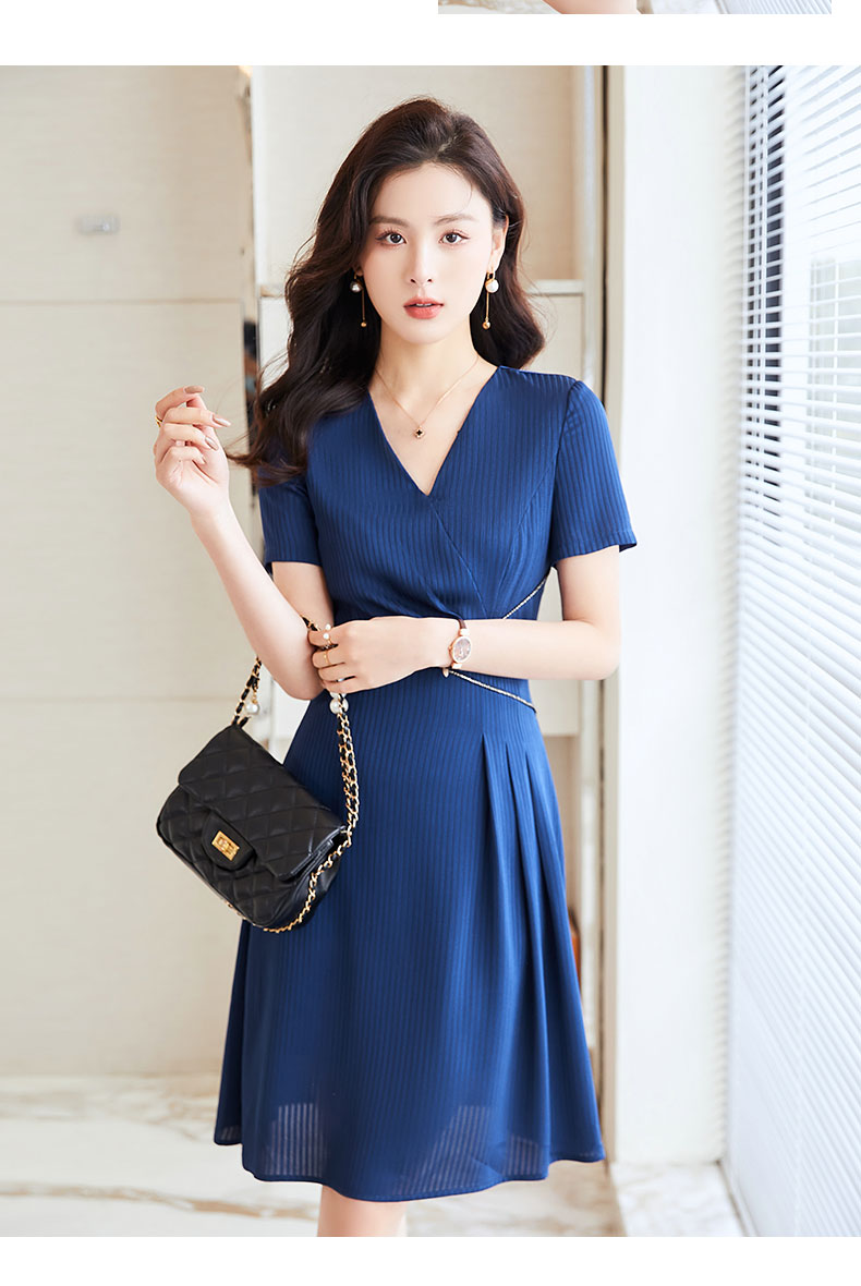 オケージョン ドレス 斜めラインビジュー付きリブニットVネックワンピース