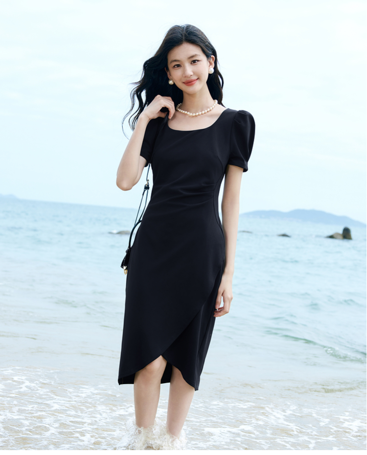 https://fulmo-img-server.com/dresscode-dresscode/a590f81d-907b-4e80-8001-f0160e3a9691.jpg