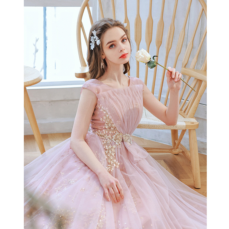 https://fulmo-img-server.com/dresscode-dresscode/a5a2daa5-59e3-4b6a-b970-644f40e523d6.jpg