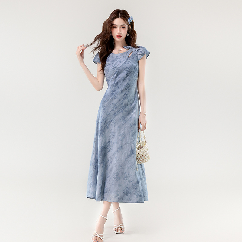 https://fulmo-img-server.com/dresscode-dresscode/a8170cca-e118-4049-8af9-dc7c0d9dfaf2.jpg
