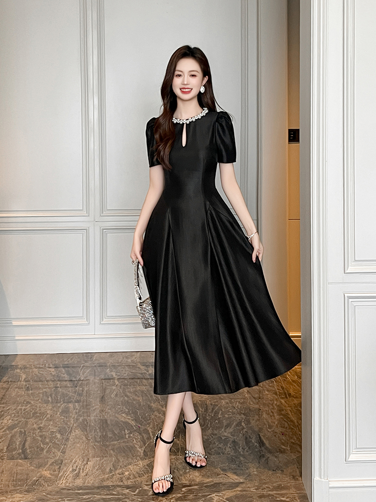 https://fulmo-img-server.com/dresscode-dresscode/a8ec758f-cee9-428b-b011-01c81b6aff3c.jpg