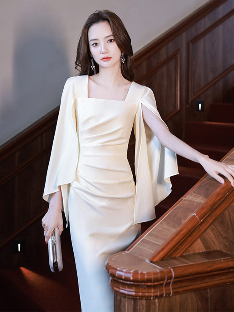 https://fulmo-img-server.com/dresscode-dresscode/a969fe34-e81b-4478-8d8c-9c07be2d16db.jpg