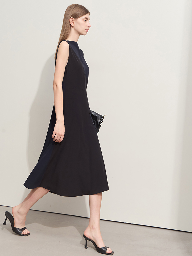 https://fulmo-img-server.com/dresscode-dresscode/aa8b9a2b-0b37-4dc7-952c-f5d0db54853f.jpg