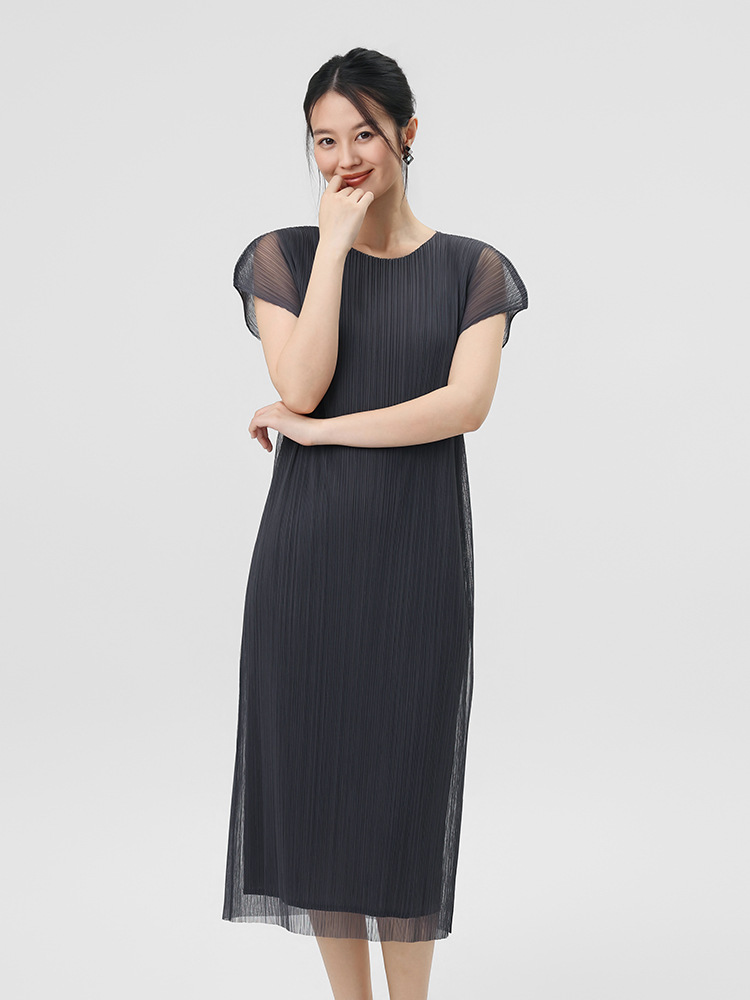 https://fulmo-img-server.com/dresscode-dresscode/aad7d537-563c-4d7b-bf73-8f644377ff3c.jpg