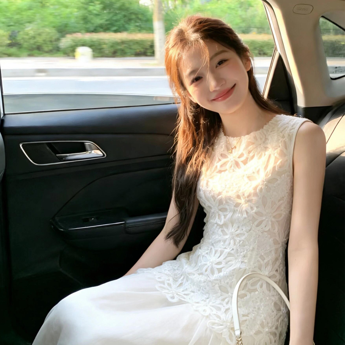 https://fulmo-img-server.com/dresscode-dresscode/adc3be14-a080-4790-a9d7-f46f75d03bbf.jpg