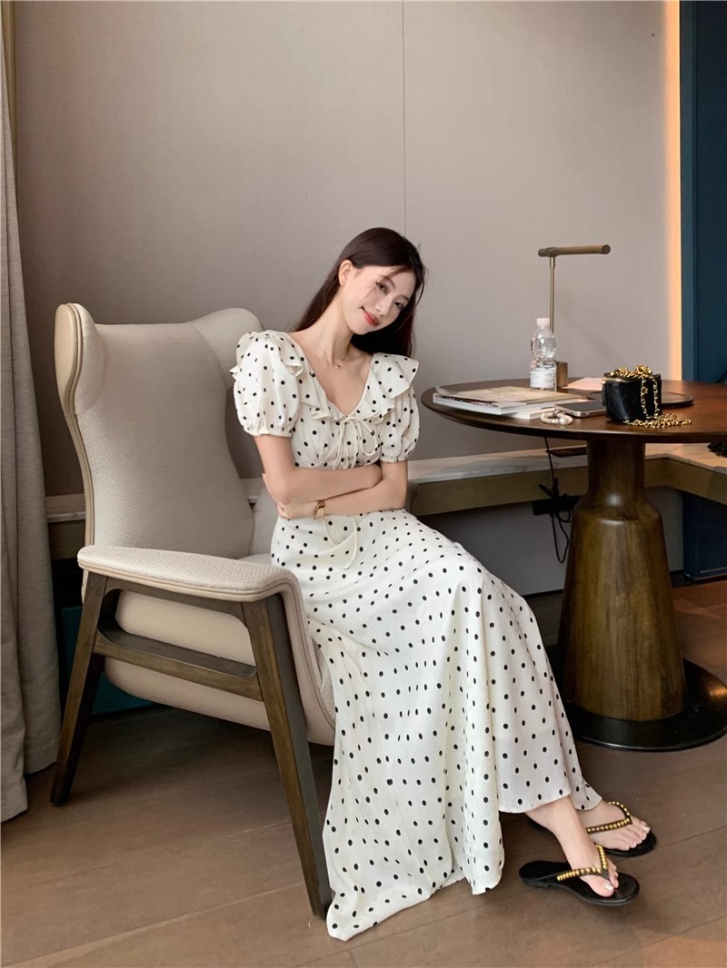 https://fulmo-img-server.com/dresscode-dresscode/b0ecc2e2-26be-4635-8538-a6b98b5dca58.jpg