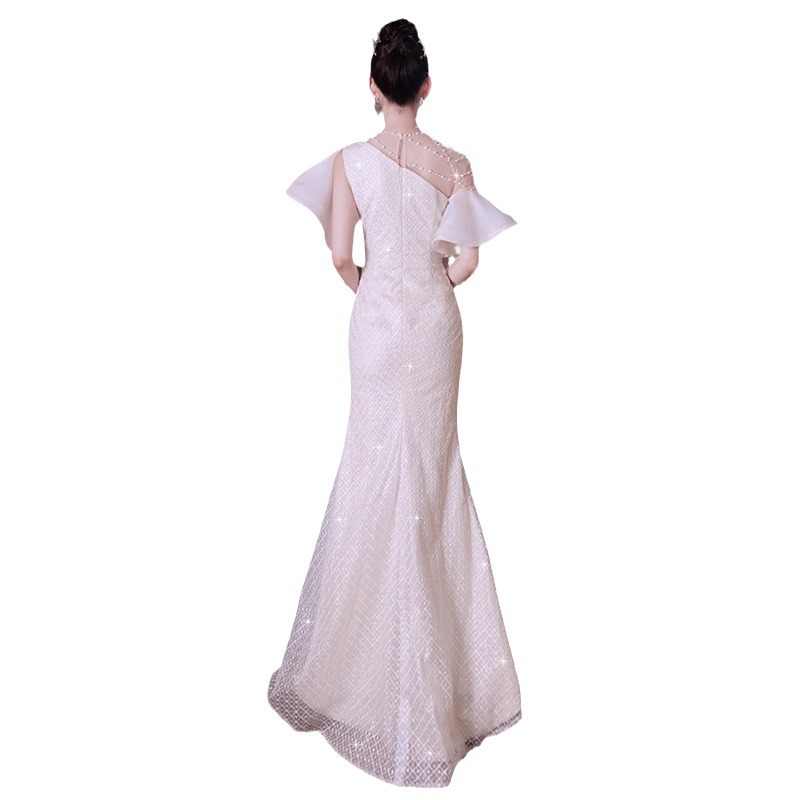 https://fulmo-img-server.com/dresscode-dresscode/b118158a-555a-430f-9700-7604ed02bcaf.jpg
