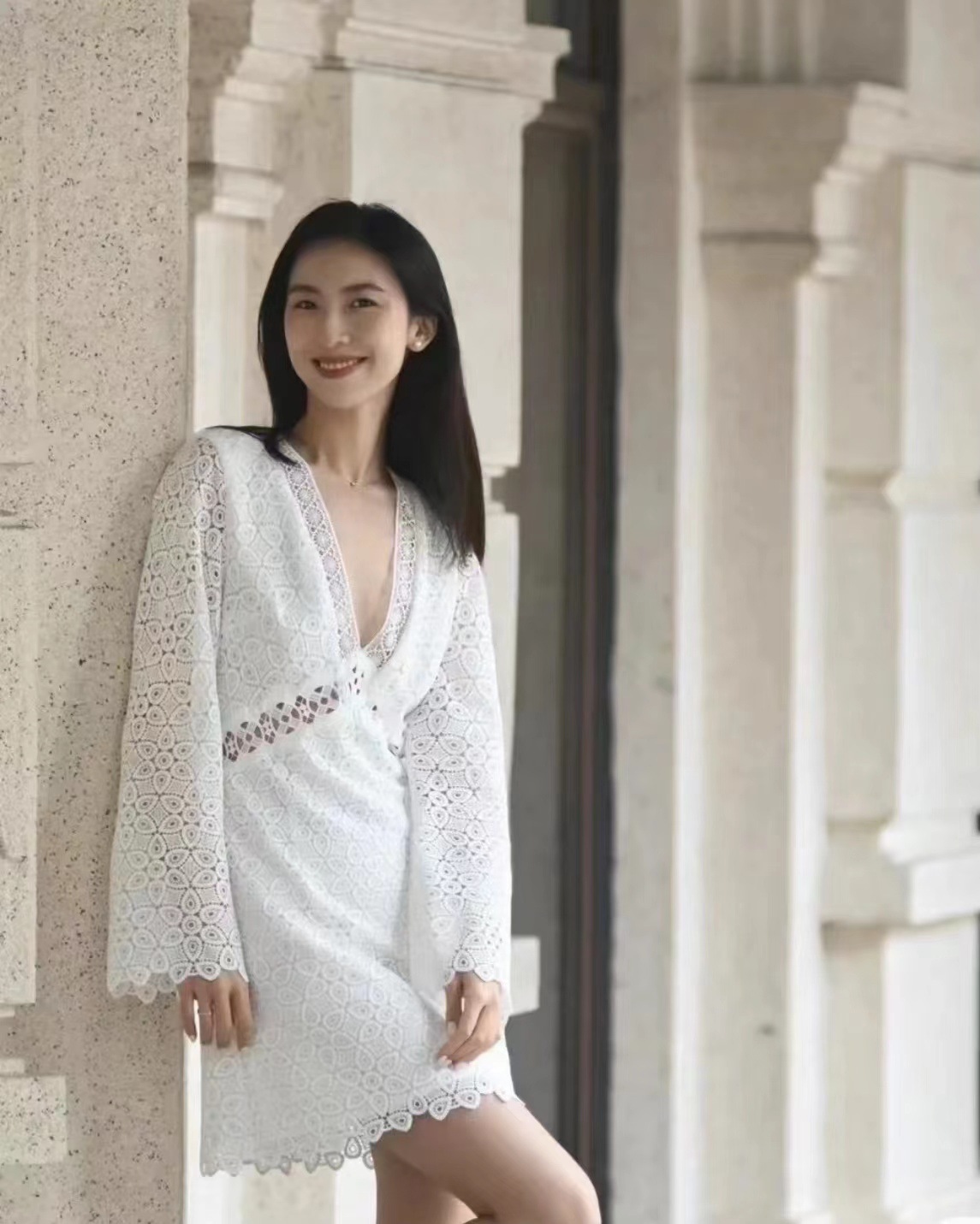 https://fulmo-img-server.com/dresscode-dresscode/b2743a2b-1882-43be-bb28-e5b9aa8e2555.jpg