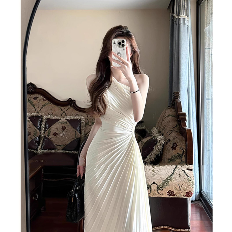 https://fulmo-img-server.com/dresscode-dresscode/b397b58f-c357-4886-97f6-2094d49d4482.jpg