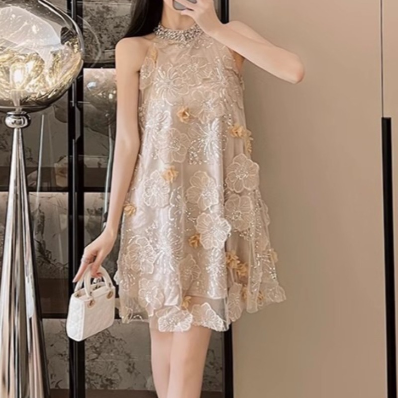 https://fulmo-img-server.com/dresscode-dresscode/b609e644-3448-44a6-8150-aa77807fcf9d.jpg