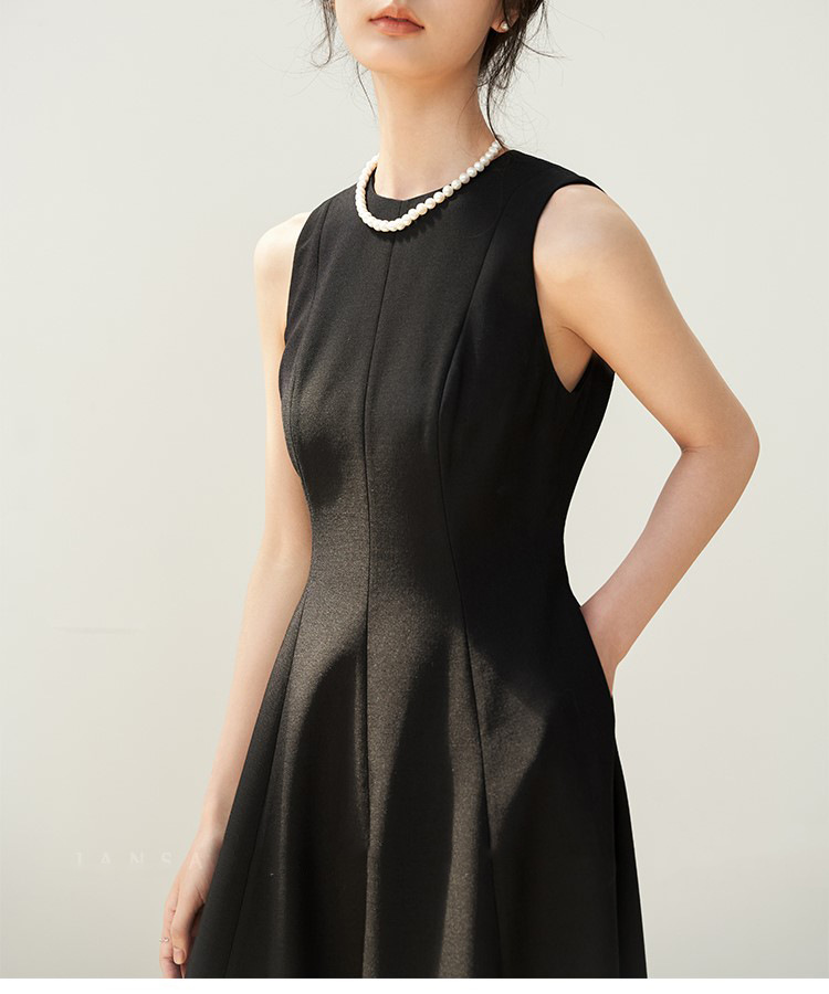 https://fulmo-img-server.com/dresscode-dresscode/b62b41e5-348e-405e-b50a-1eb50218bab4.jpg