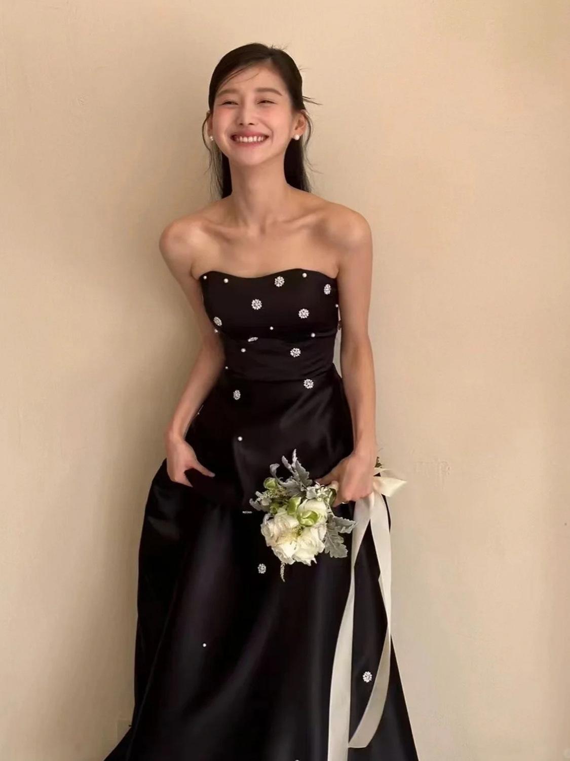 https://fulmo-img-server.com/dresscode-dresscode/b6f6d185-164e-4930-9732-a9255e8ef30b.jpg