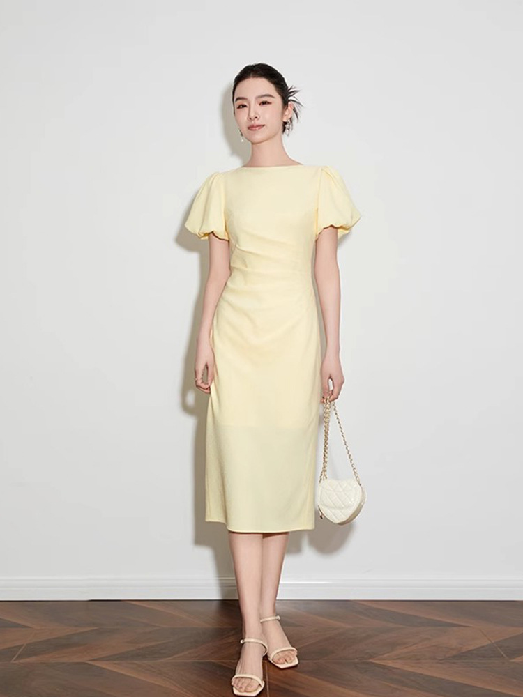 https://fulmo-img-server.com/dresscode-dresscode/b829bcc1-352c-4988-a82a-7ea4989b2fb2.jpg