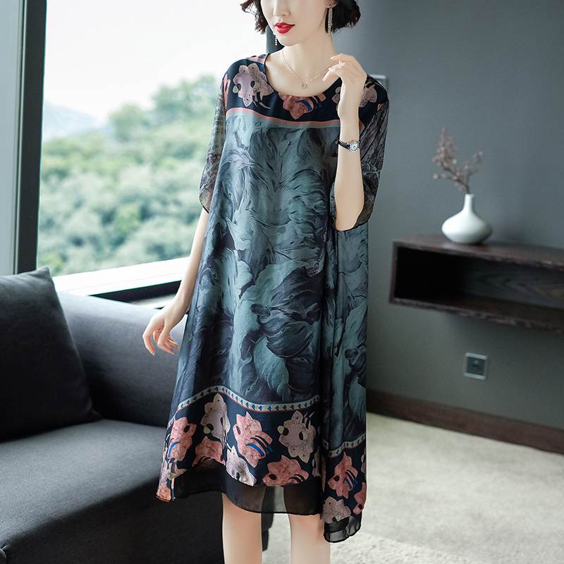 https://fulmo-img-server.com/dresscode-dresscode/b9e84082-2544-4119-88a9-33f05a19a7eb.jpg
