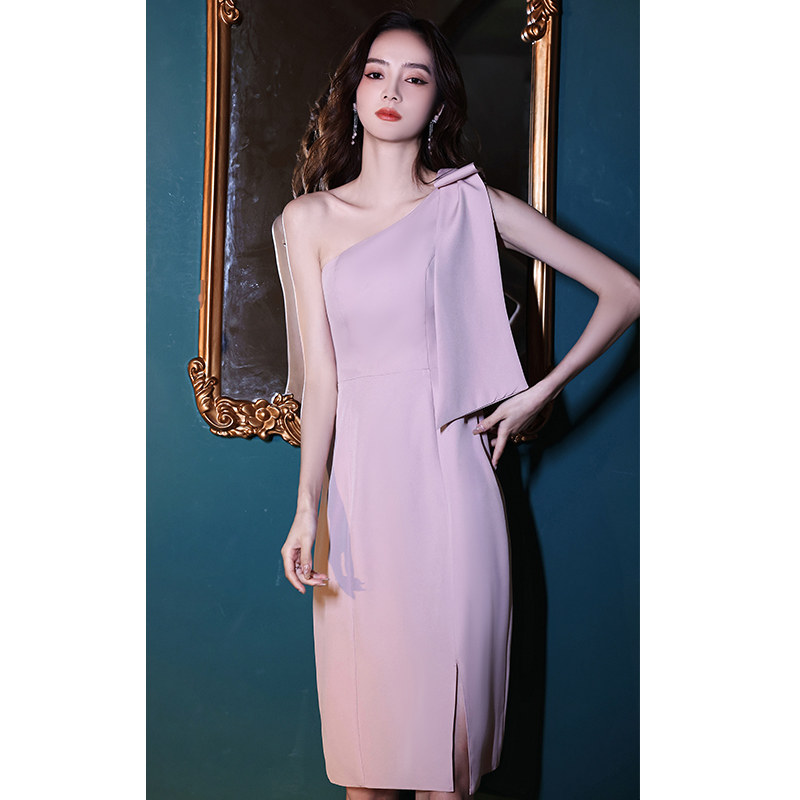https://fulmo-img-server.com/dresscode-dresscode/ba9e9fbb-fa7f-4689-9a9f-adcb3035dab7.jpg