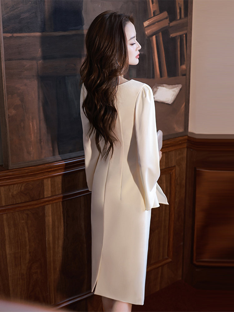https://fulmo-img-server.com/dresscode-dresscode/bb82e24b-2871-4090-88bc-09c2c4c8390c.jpg