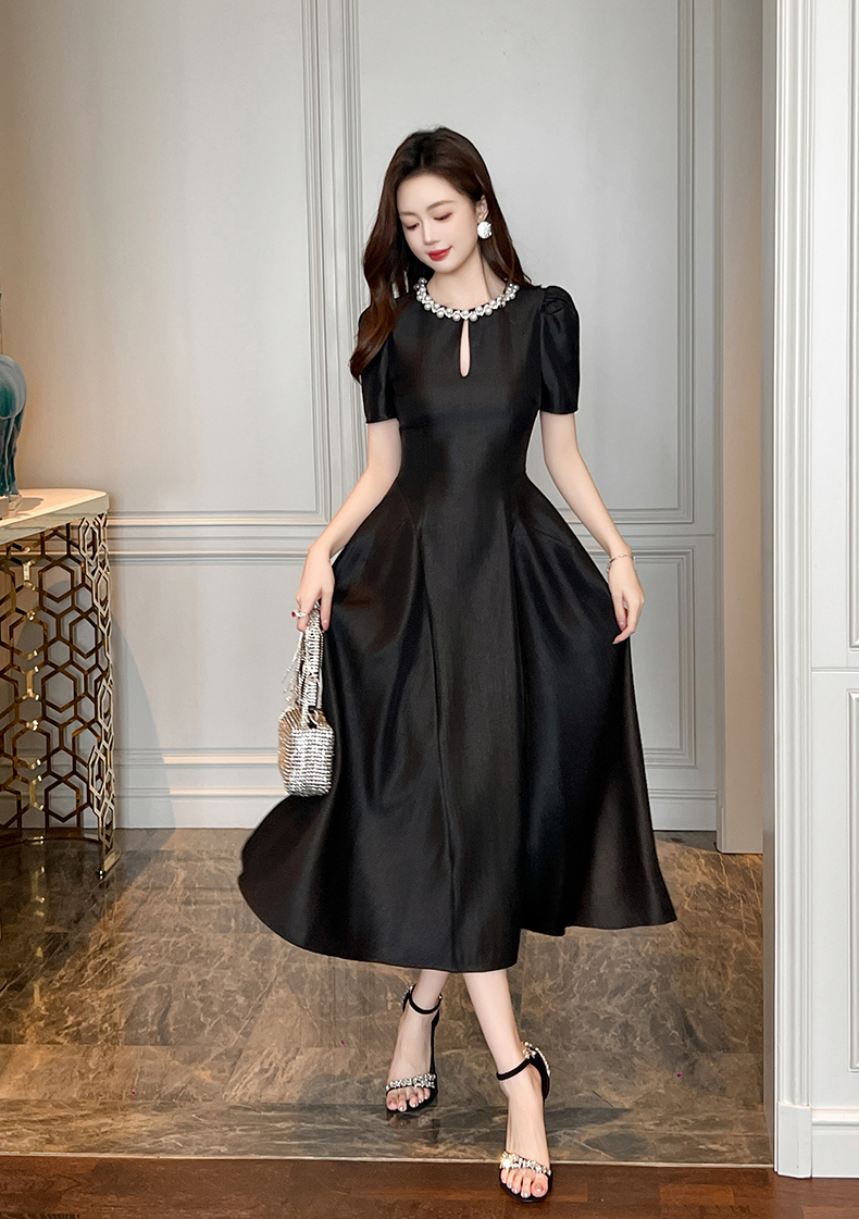 https://fulmo-img-server.com/dresscode-dresscode/bc5cb1c0-2fd1-46d3-b79d-ddf001579580.jpg