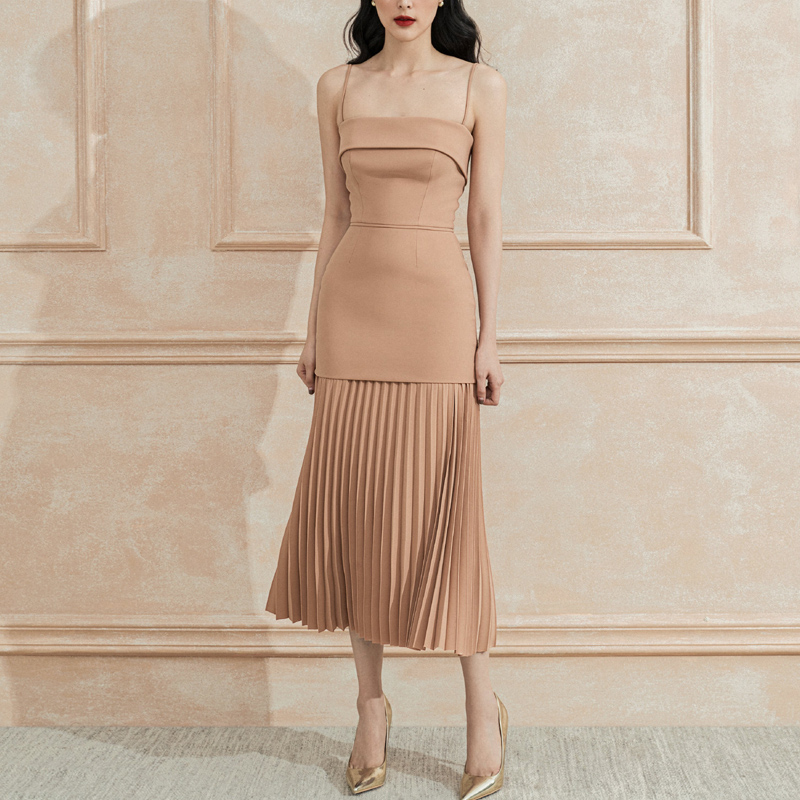 オケージョン ドレス 細肩紐プリーツ切替ミディ丈キャミワンピース