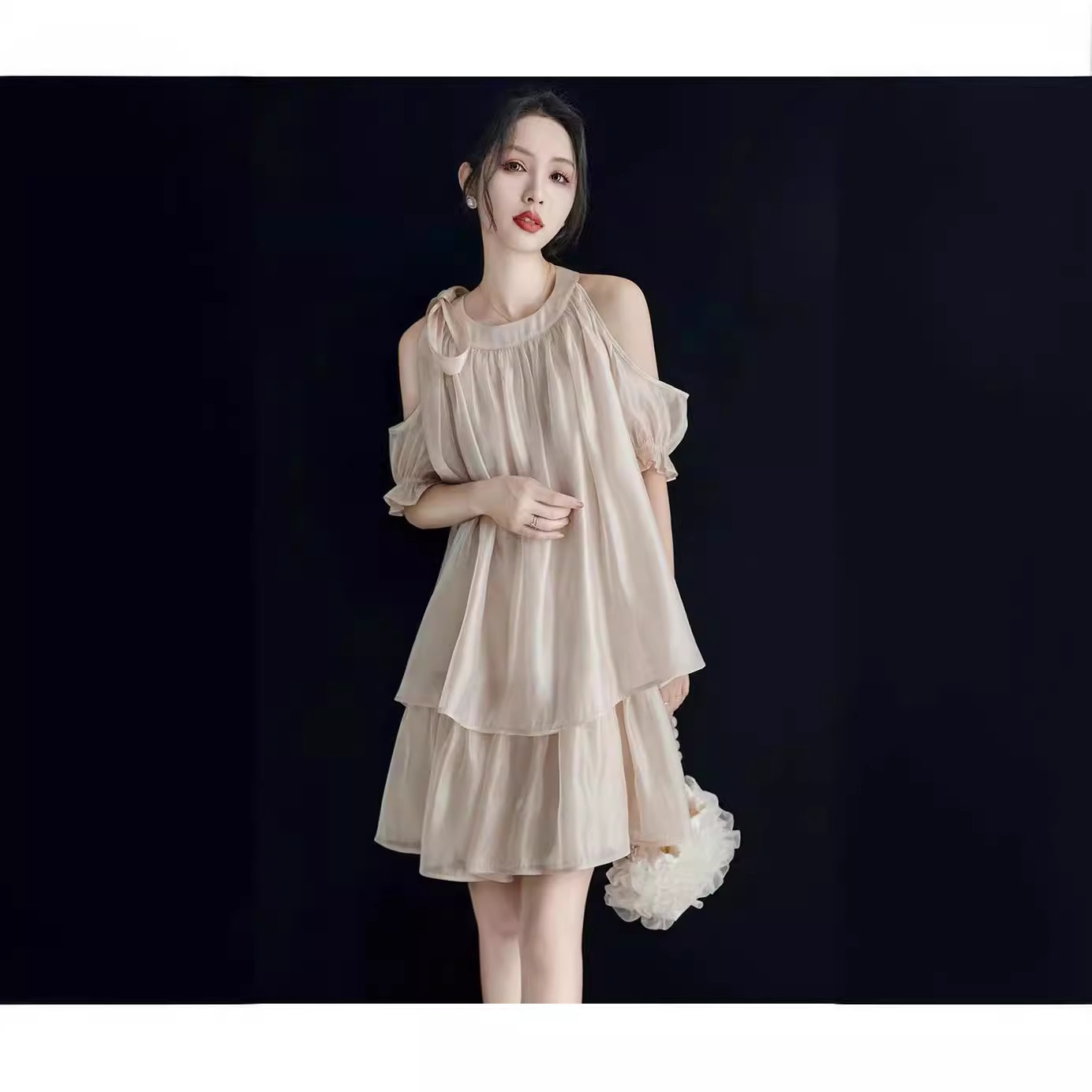 https://fulmo-img-server.com/dresscode-dresscode/be0d546e-cc49-4bc4-9e3d-b88af497ca1a.jpg