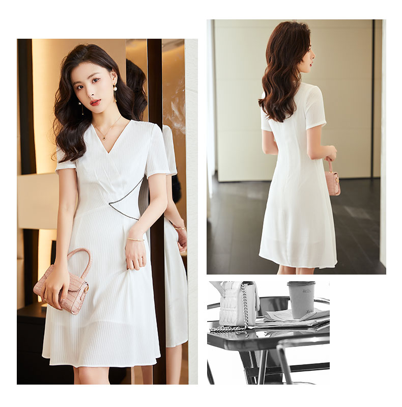 オケージョン ドレス 斜めラインビジュー付きリブニットVネックワンピース