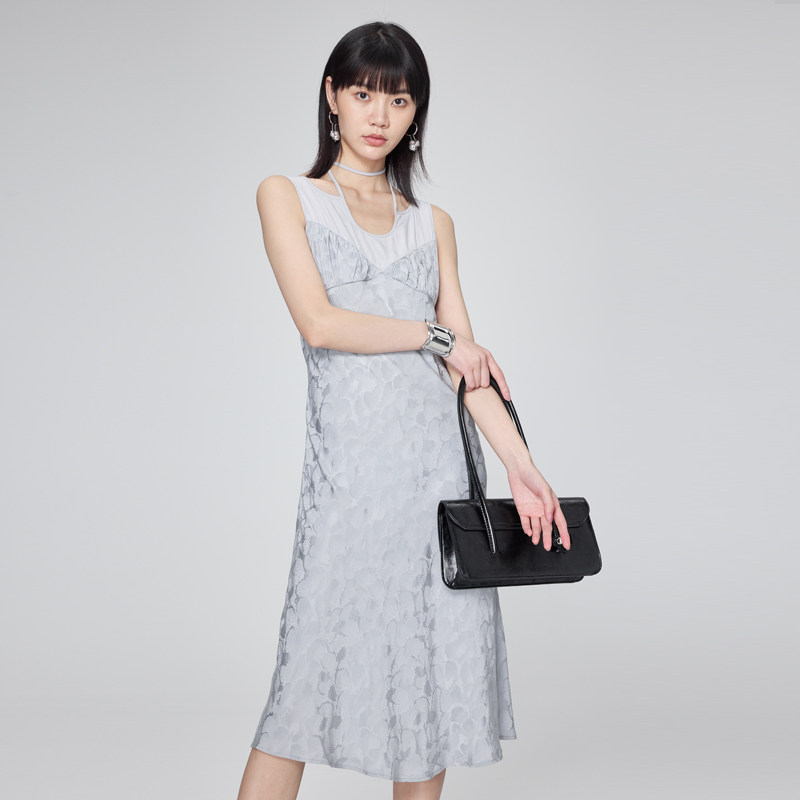 オケージョン ドレス フリンジ装飾ベルベット調ノースリーブワンピース