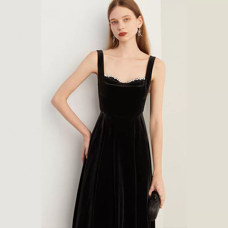 https://fulmo-img-server.com/dresscode-dresscode/bec0b3a7-9157-4296-a168-e49faf29862b.jpg