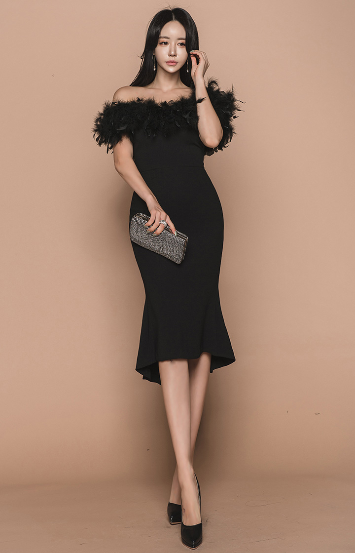 https://fulmo-img-server.com/dresscode-dresscode/bf695cf8-4ec8-414f-b3fe-16b07b23e957.jpg