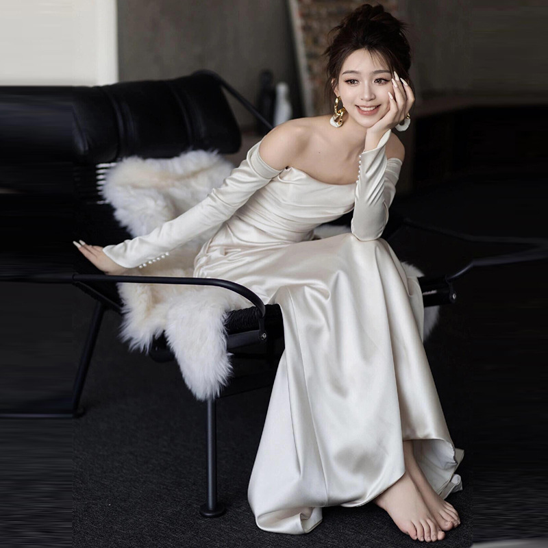 https://fulmo-img-server.com/dresscode-dresscode/c1248464-690c-49b8-afe8-3e8564a3c8c6.jpg