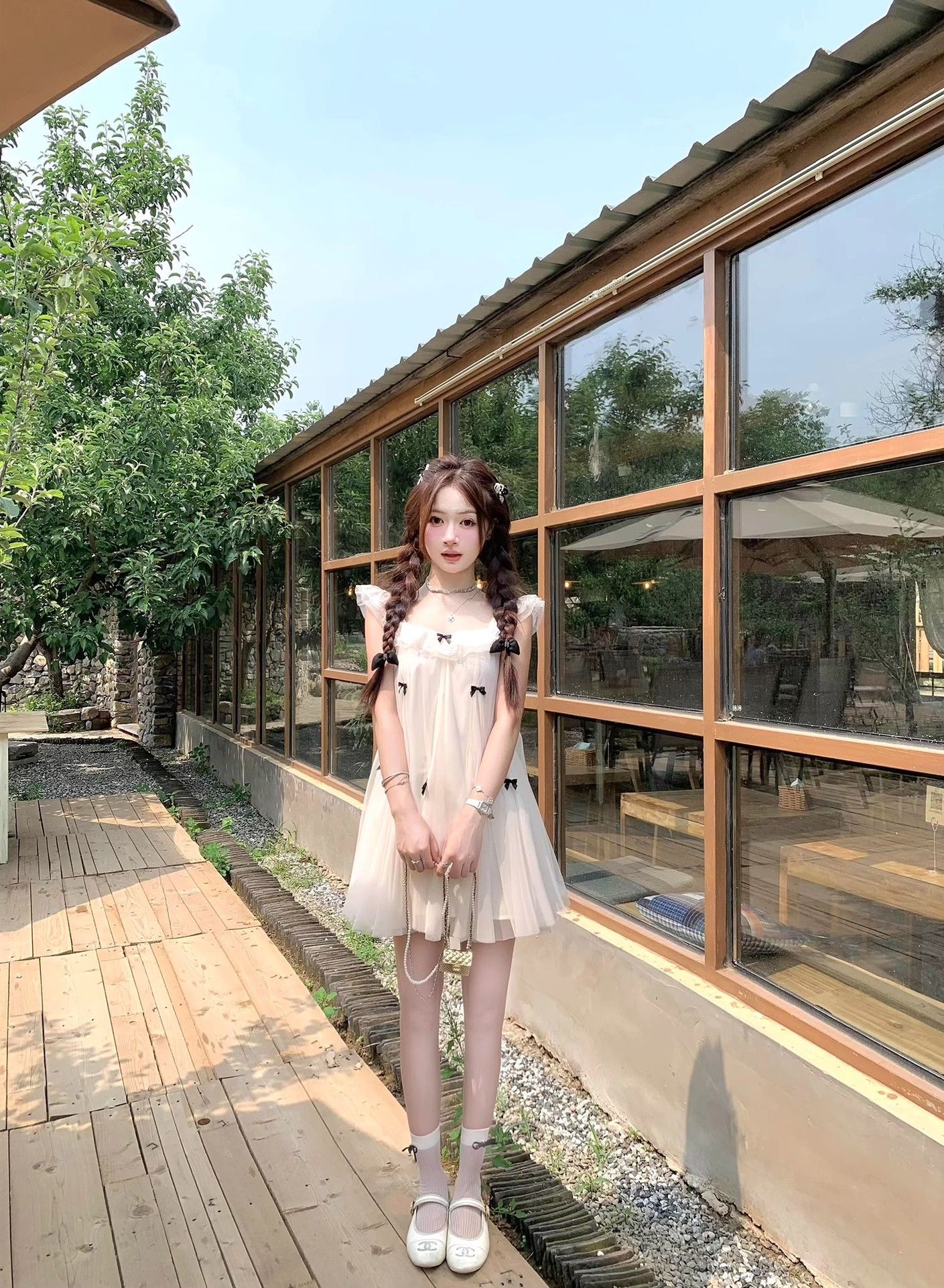 https://fulmo-img-server.com/dresscode-dresscode/c25b9436-3c38-41fa-a9bb-9b54e96a9b06.jpg