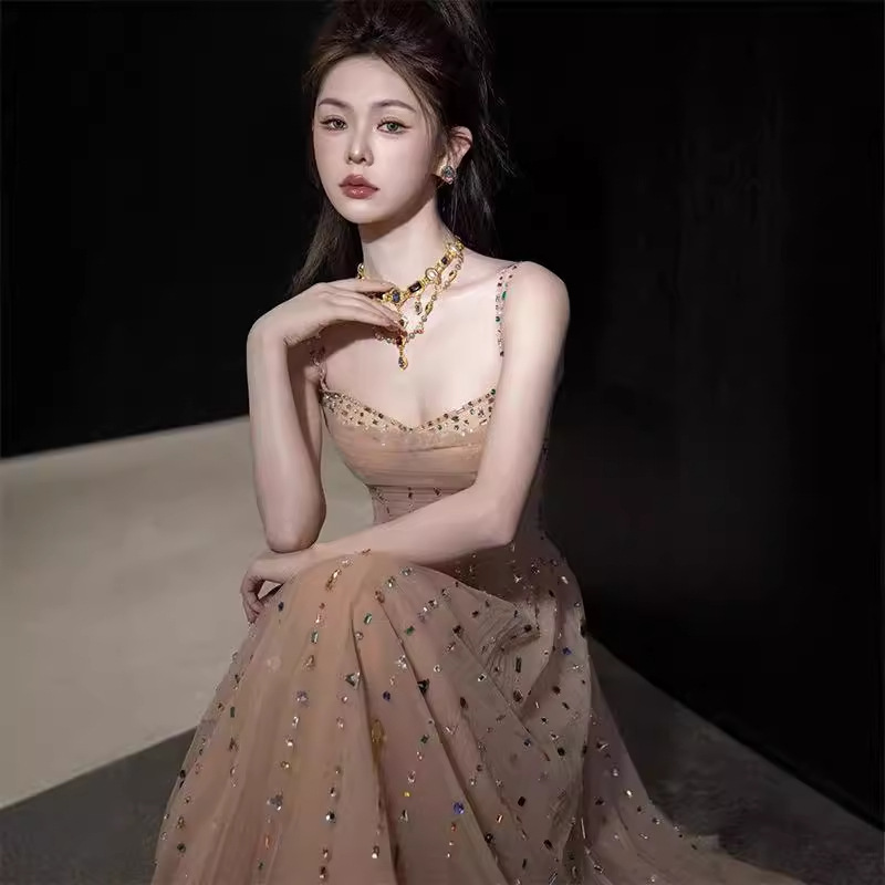 https://fulmo-img-server.com/dresscode-dresscode/c4e2617a-8f96-4b3b-8804-d532e1a2145b.jpg