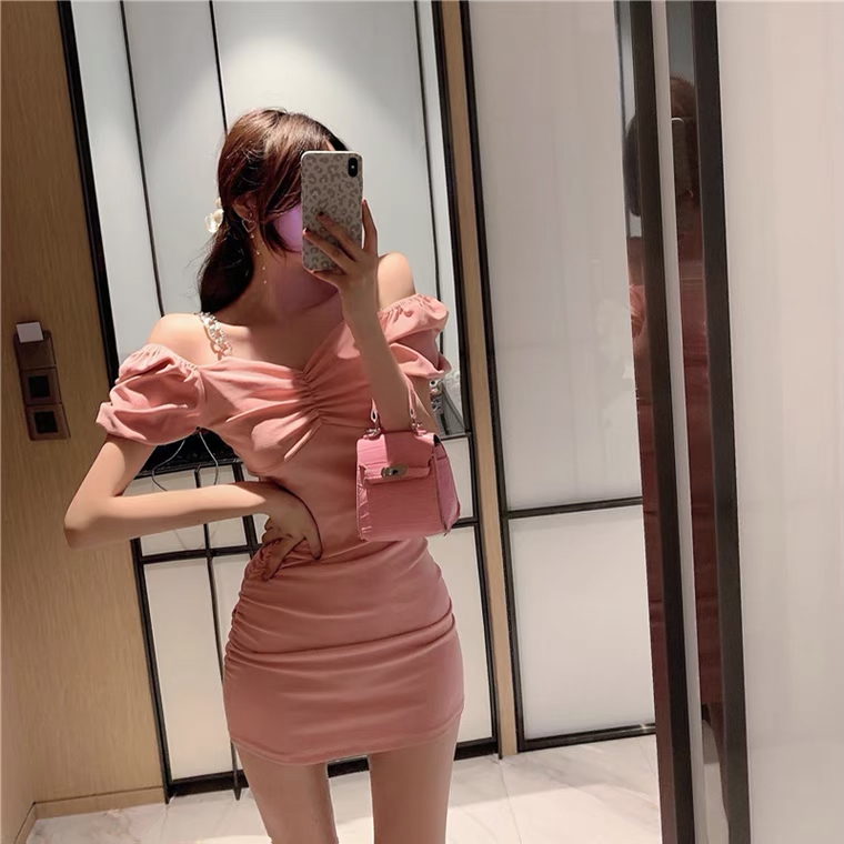 オケージョン ドレス チェーンストラップ付きオフショルダータイトドレス