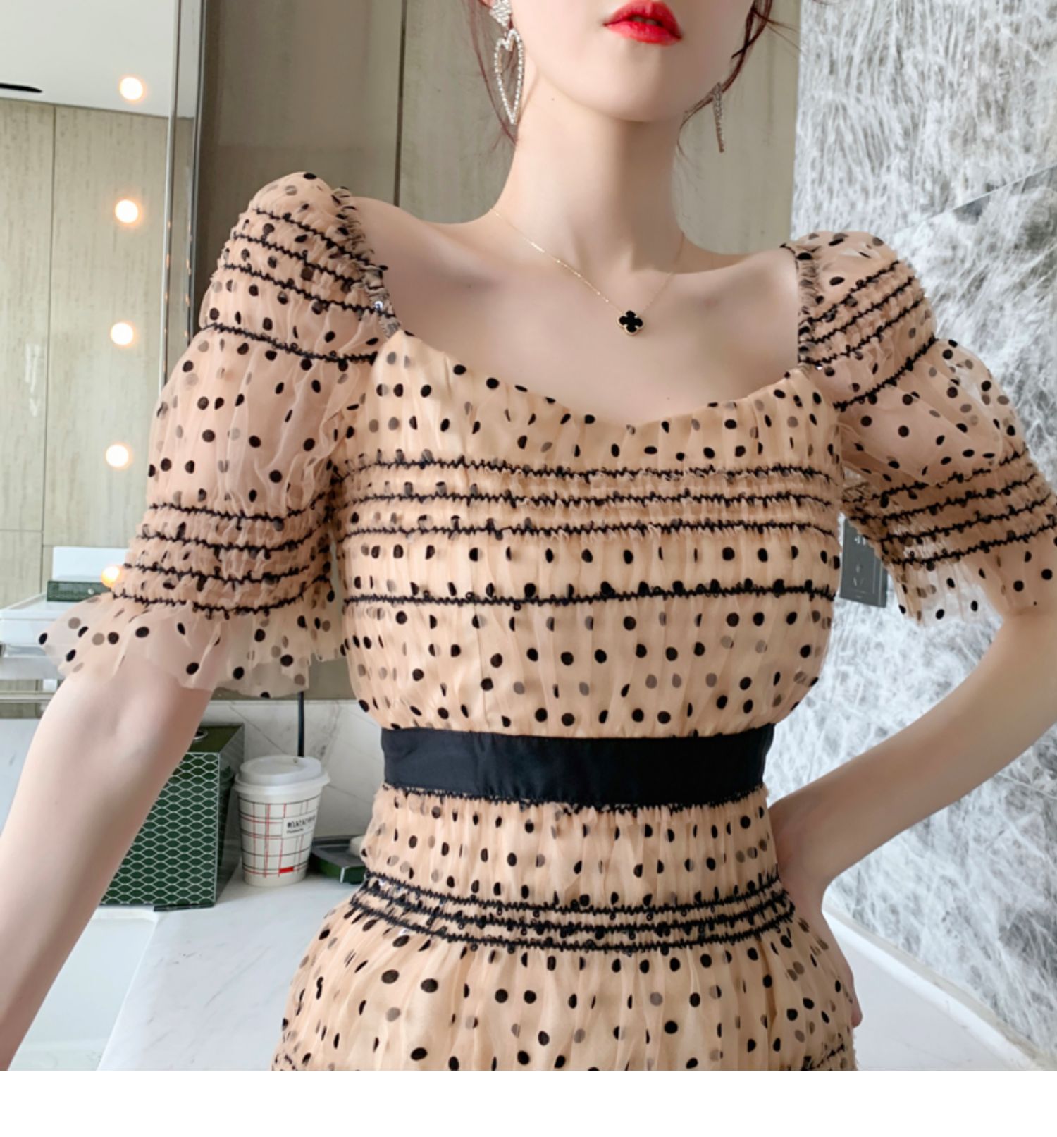 オケージョン ドレス ドット刺繍チュールパフスリーブタイトワンピース