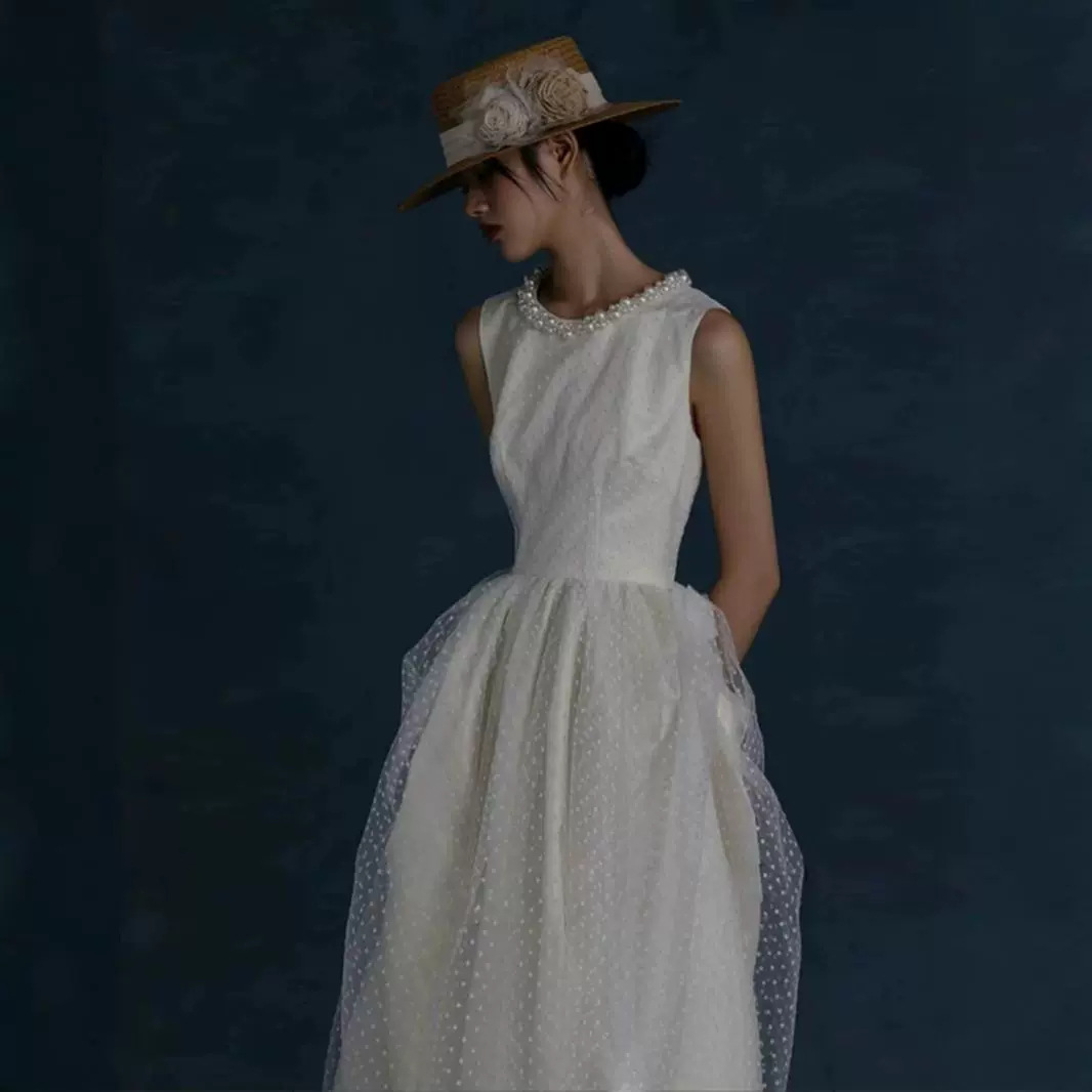 https://fulmo-img-server.com/dresscode-dresscode/c89e9e3c-83fd-46e2-a984-5b67b6c72473.jpg