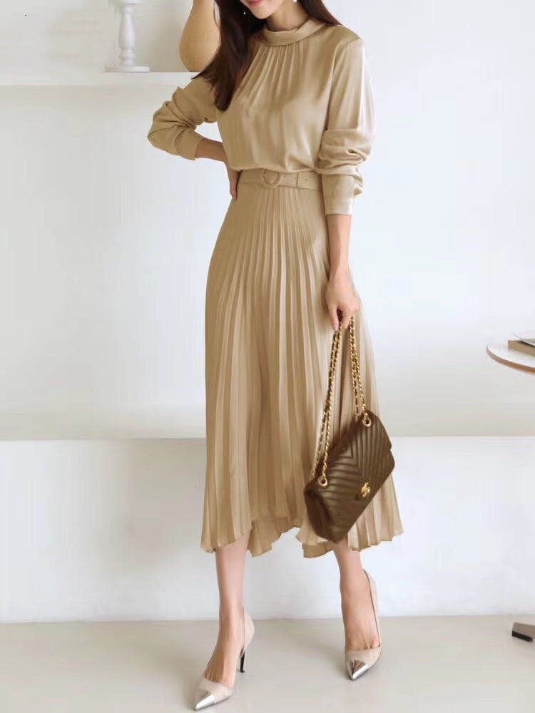 https://fulmo-img-server.com/dresscode-dresscode/c961d2e6-a02e-463e-9df3-c3d4c0b93899.jpg