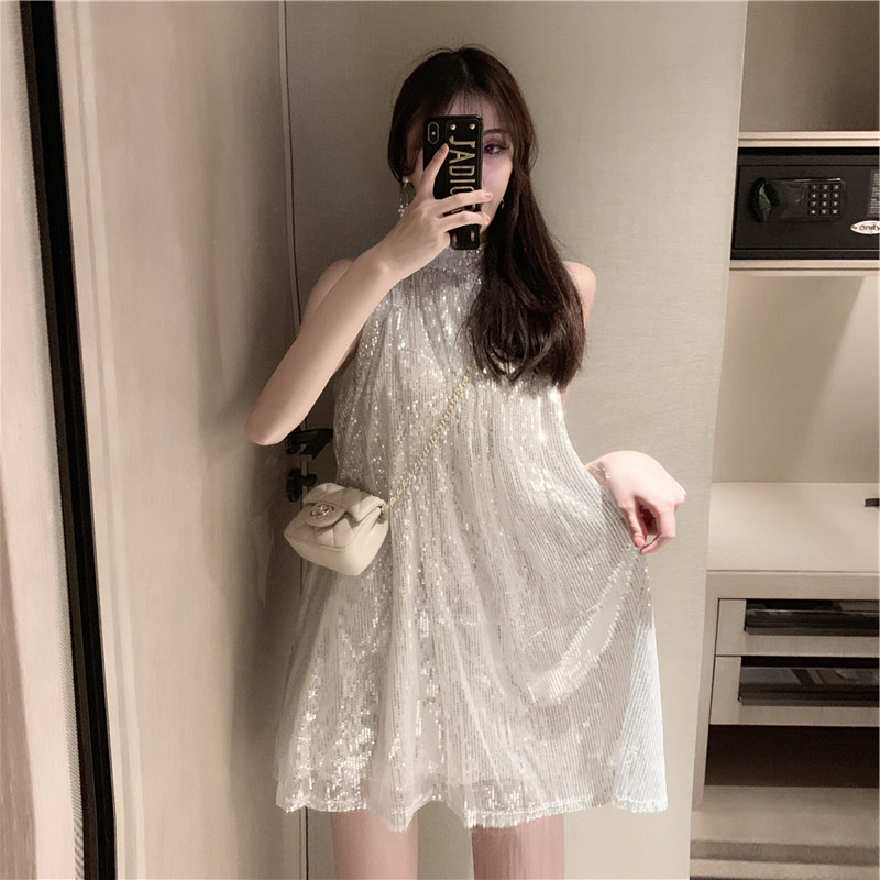 https://fulmo-img-server.com/dresscode-dresscode/ca70a7ff-86ff-4d90-9bd4-68e03027e35b.jpg
