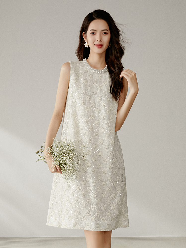 https://fulmo-img-server.com/dresscode-dresscode/caefecf1-418d-4d47-ad37-aaf5e4df6b54.jpg