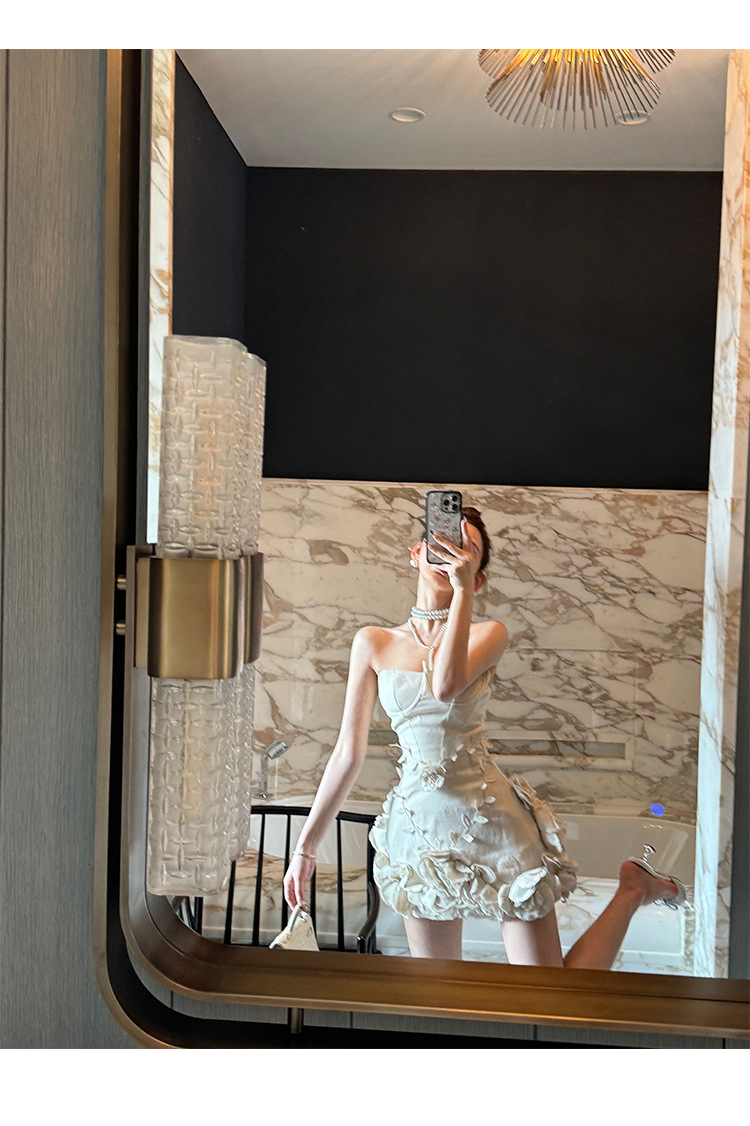 https://fulmo-img-server.com/dresscode-dresscode/cb690ac2-079f-4264-82f0-e1f0c3dc2e6e.jpg