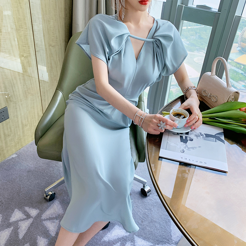 https://fulmo-img-server.com/dresscode-dresscode/cb7219b5-fa3d-413d-83ae-a712f09da99a.jpg