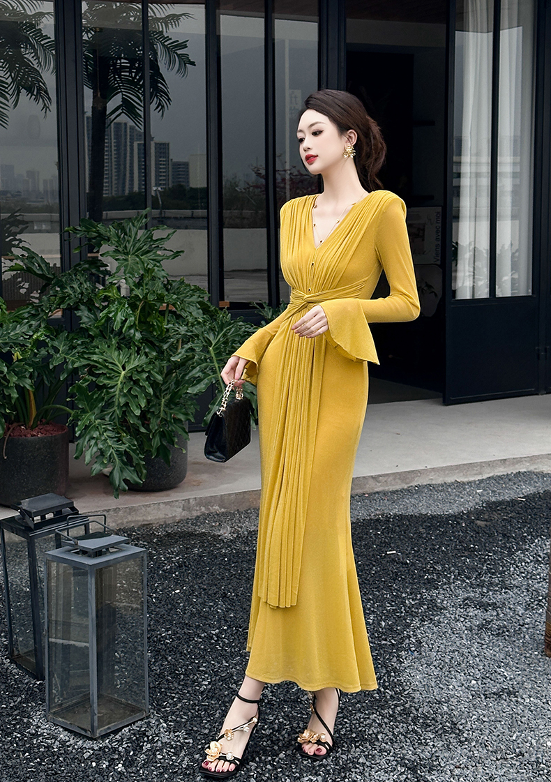 https://fulmo-img-server.com/dresscode-dresscode/cbc26f78-85f9-4a57-a898-edc2a6018073.jpg