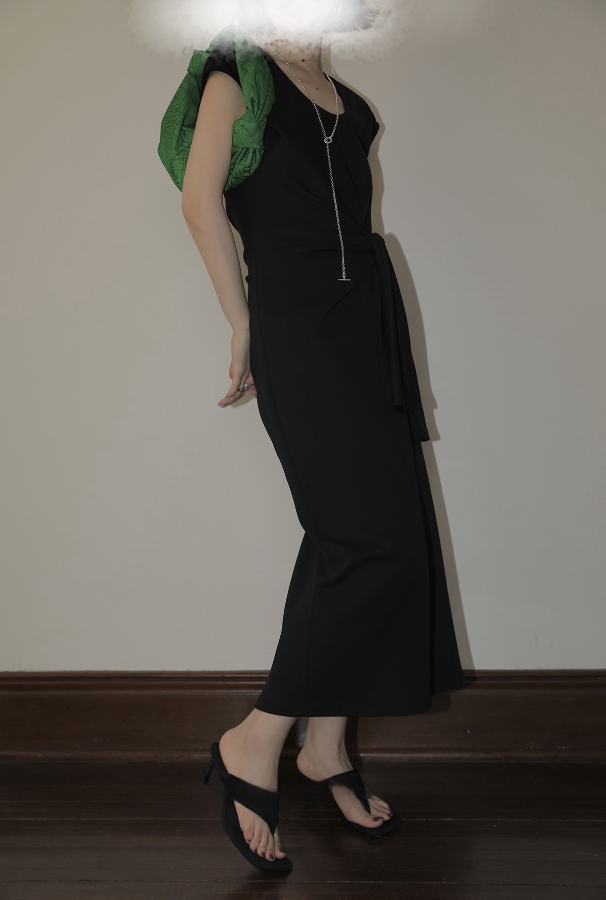 https://fulmo-img-server.com/dresscode-dresscode/cd0ab348-5370-48a6-af06-c1d012bc2ec7.jpg