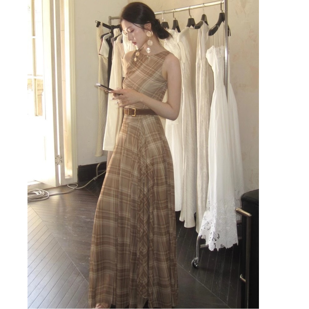 https://fulmo-img-server.com/dresscode-dresscode/cd2f3155-ef1f-47ec-80bc-30c667ada2d2.jpg