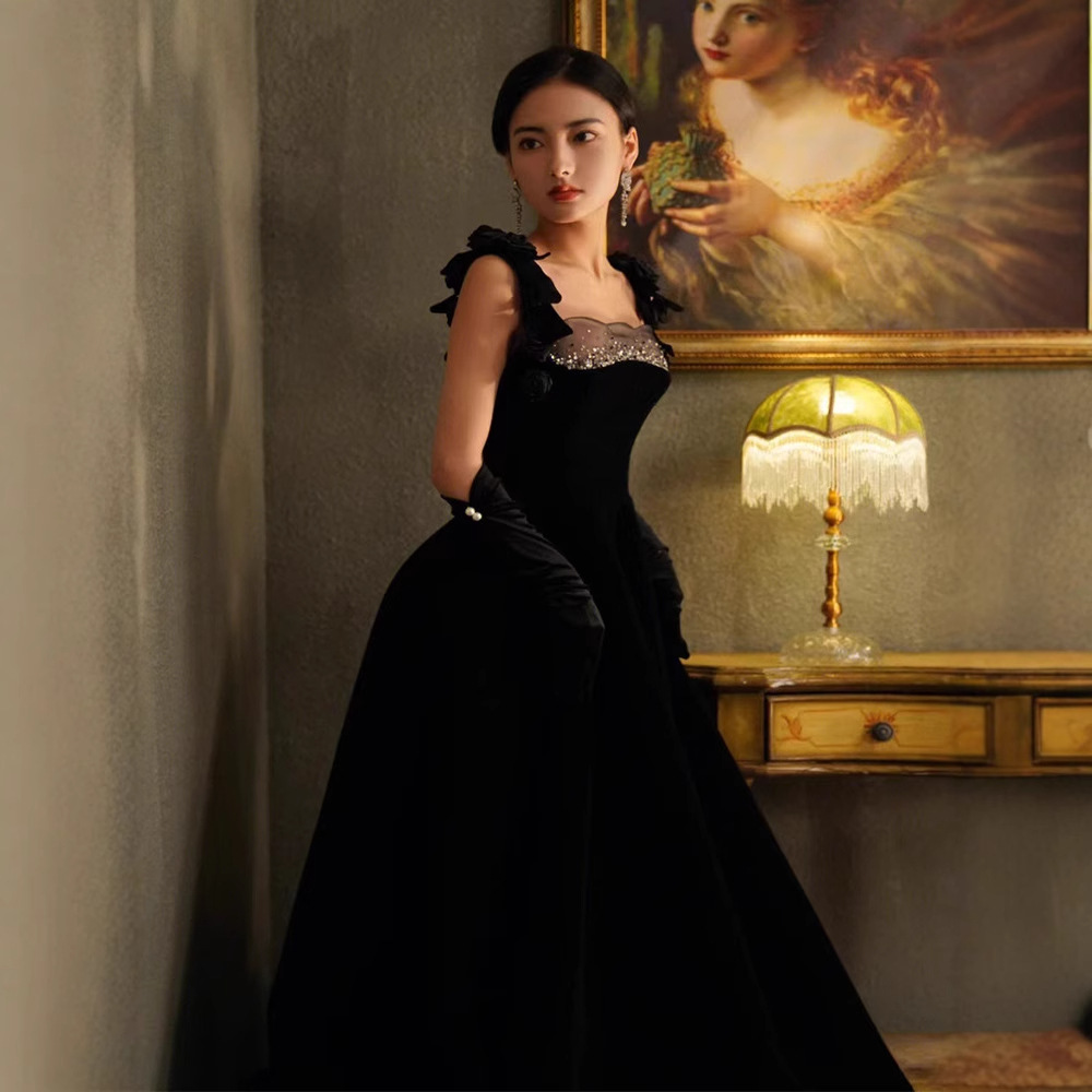 https://fulmo-img-server.com/dresscode-dresscode/cda78371-ff29-4ed5-8780-dcece81b62de.jpg