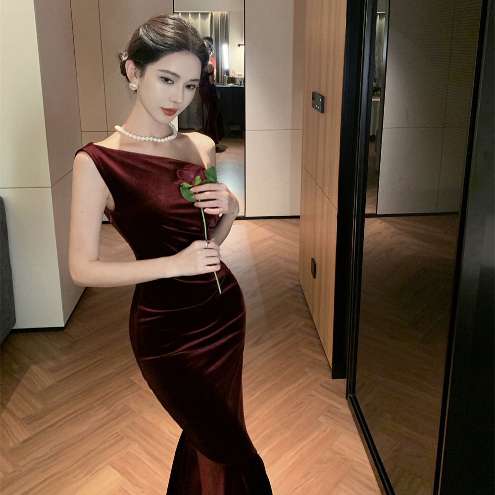 https://fulmo-img-server.com/dresscode-dresscode/cf6cae2e-50eb-4d6d-98d1-e227cdfa7a7b.jpg